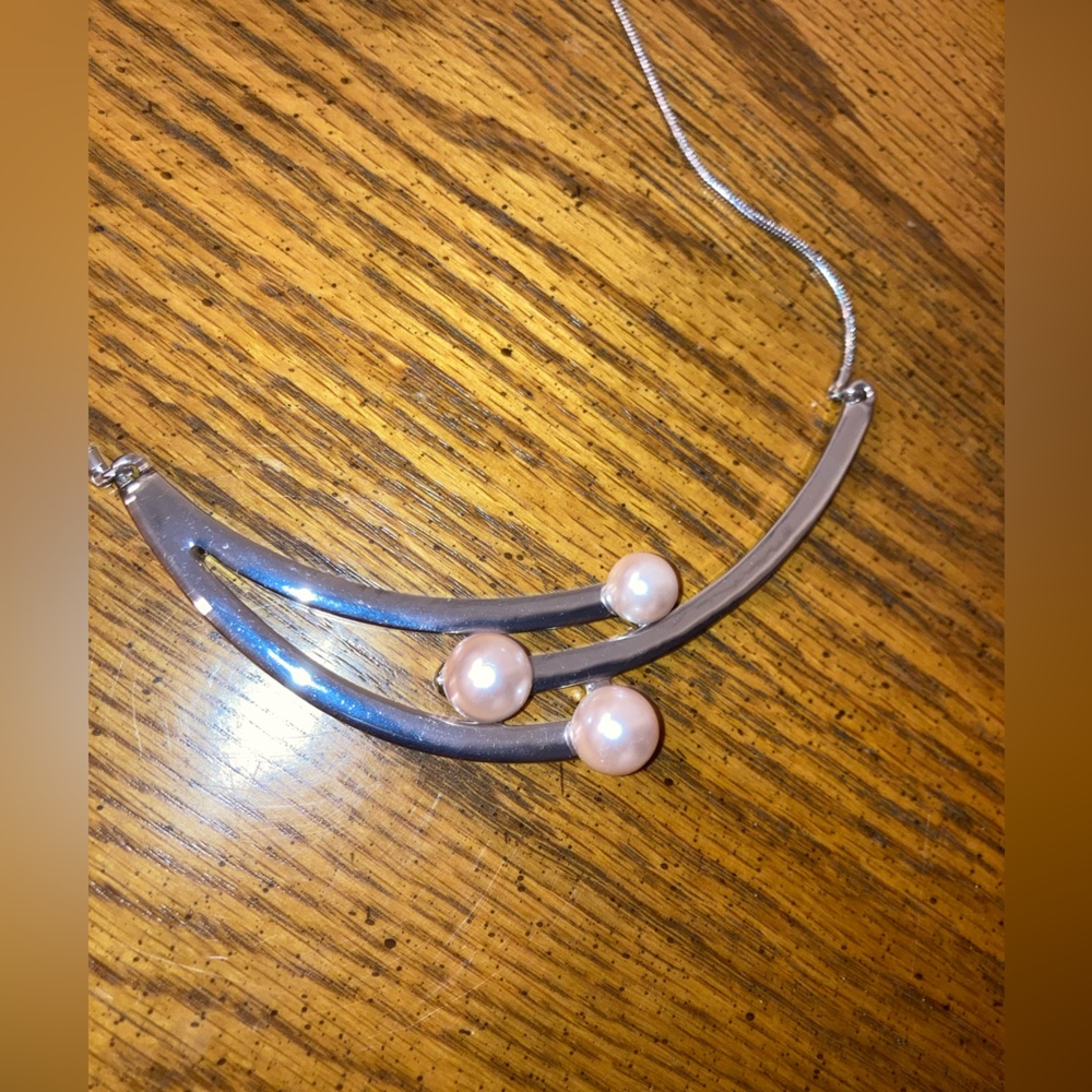 White House Black Market Silver Necklace with Pink Pearl Accents MSRP $70 - Picture 2 of 6